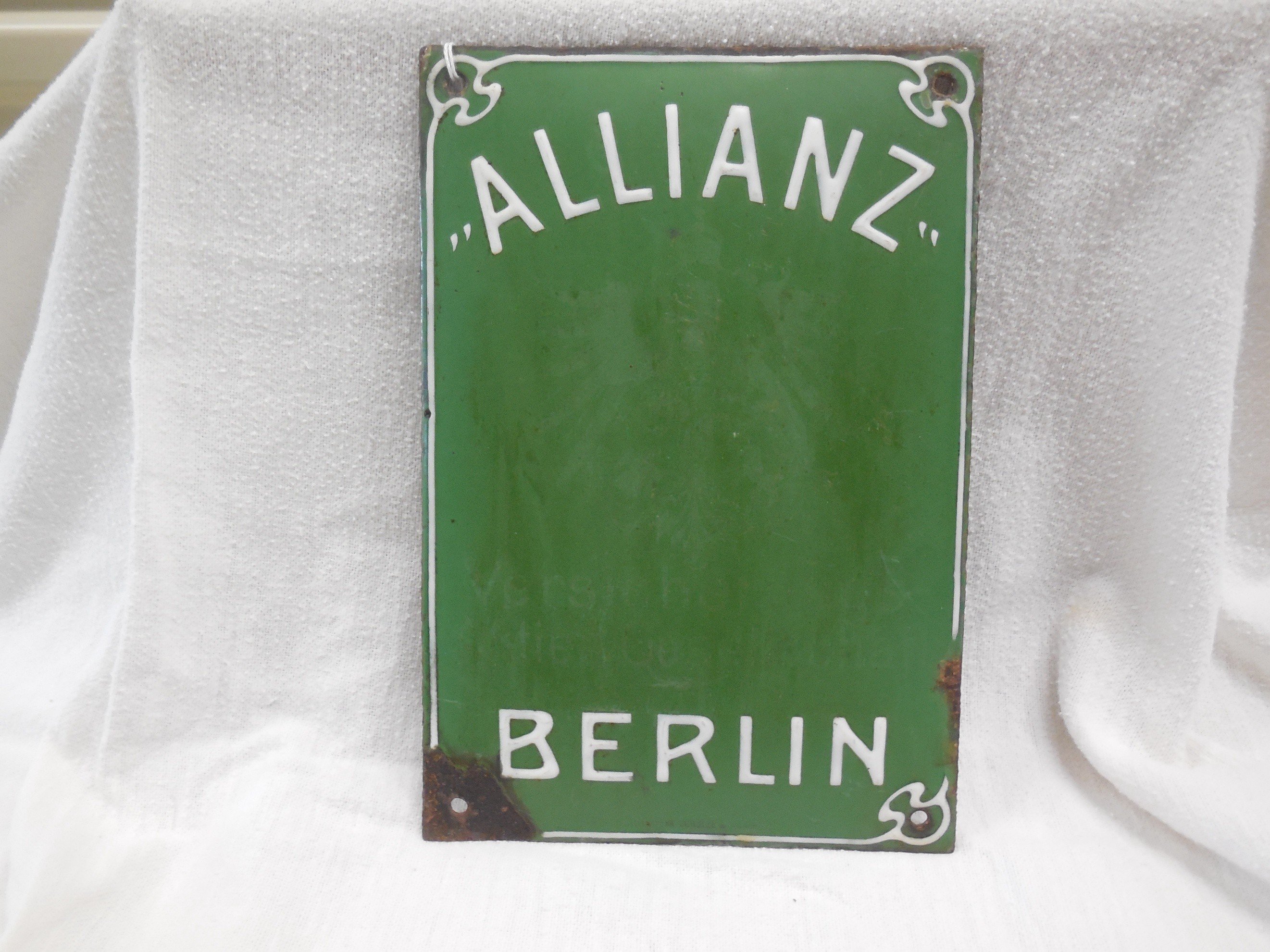 Allianz - Berlin, E9,  enamal coated iron